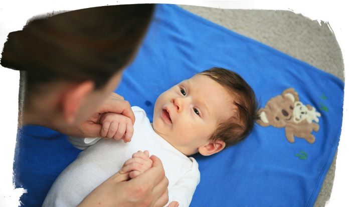 Top 10 atividades sensoriais para o seu recém-nascido