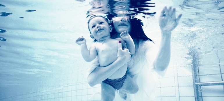 natação para bebê